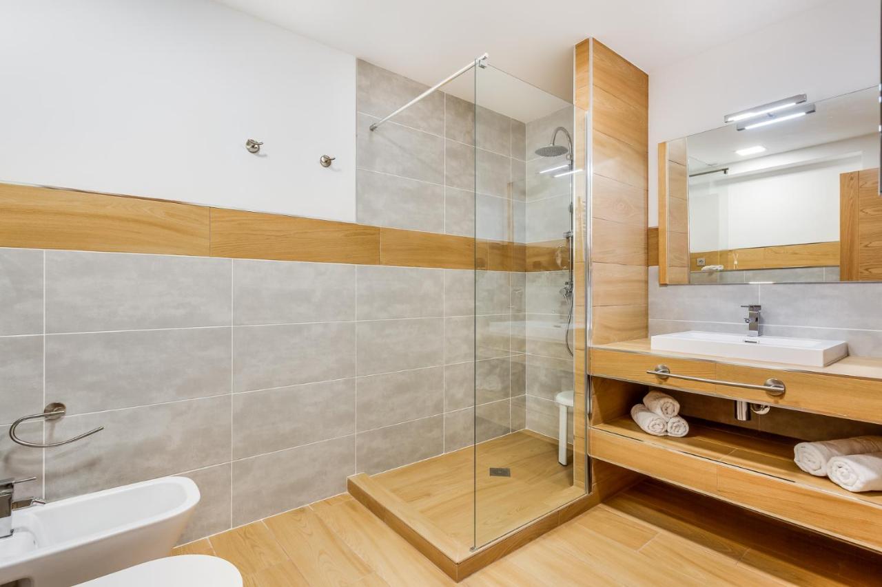 New 1 Bedroom Apartement On The Sea In Marbella. Ngoại thất bức ảnh